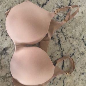 New with tag! Incredible bra Victoria’s Secret!